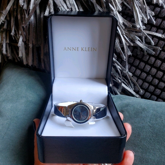 Anne Kline Bracelet Watch - Picture 2 of 6